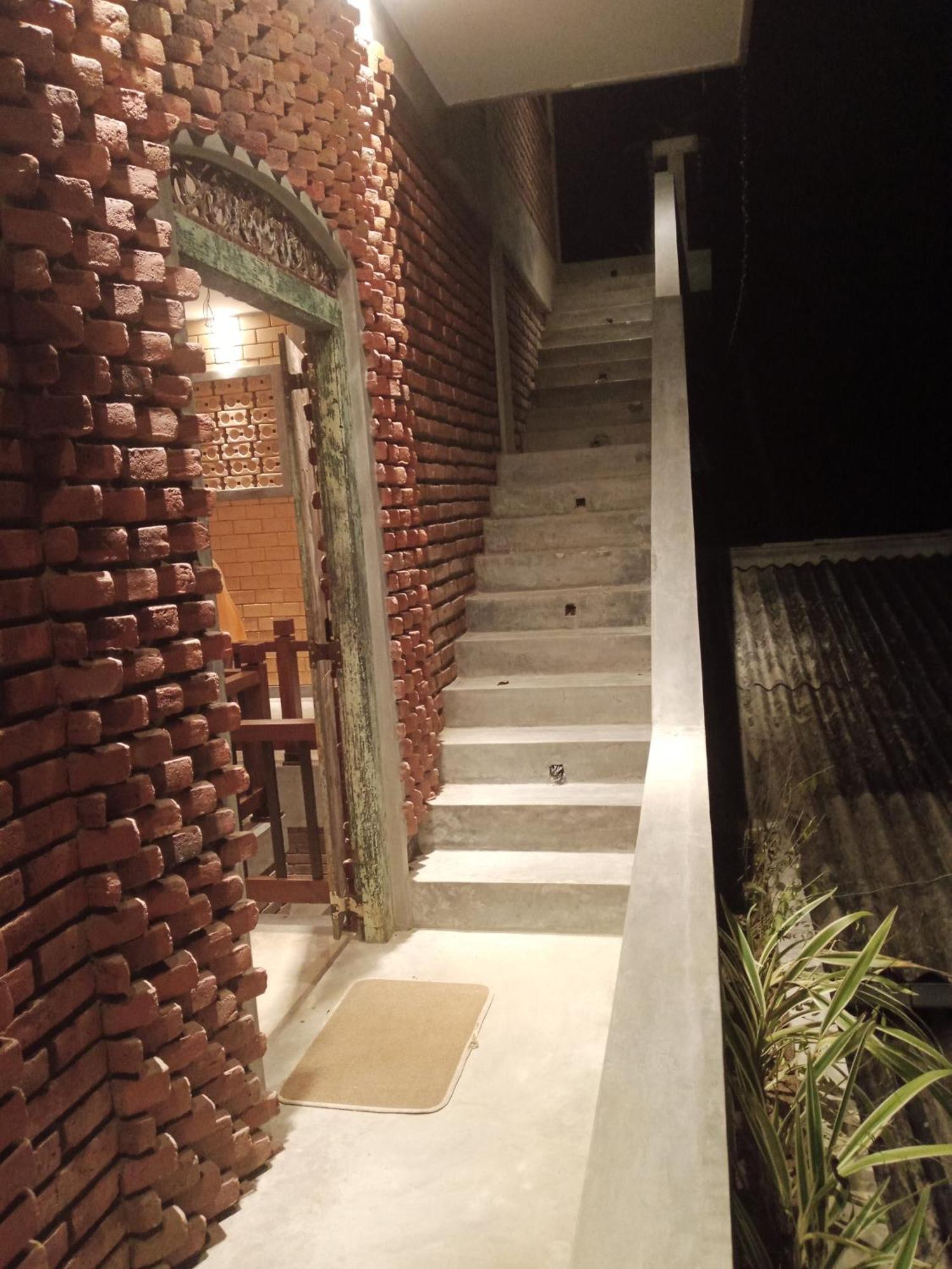 The Brick Wonder Hotel Habaraduwa Central Exterior foto